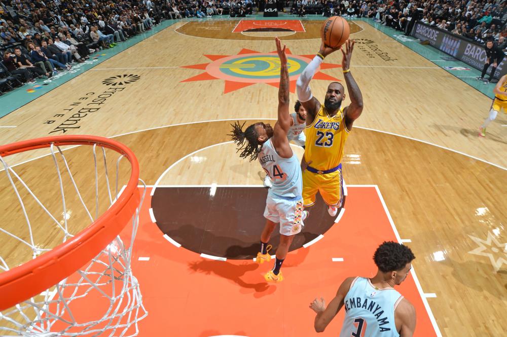 表现频频压 表现频频压